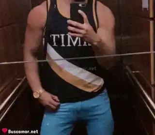 612423522 - Me encanta pasear por Leon con Pablo.