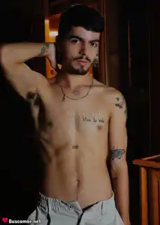 674490635 - Andres Latino kiero un amor.