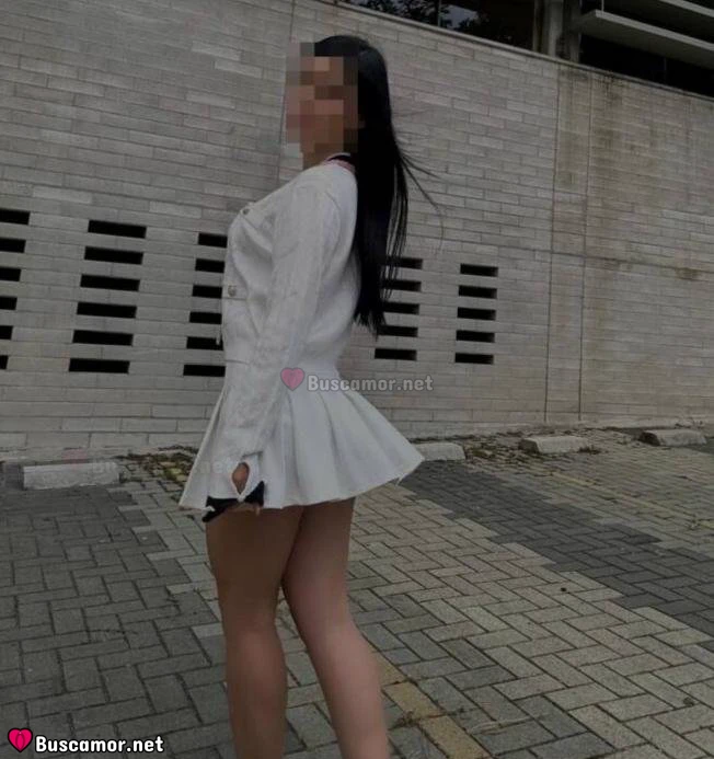 624788600 - Soy yo paseando por las calles vibrantes d Lima, buscando risas y buenos momentos.