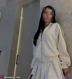 624788600 - Soy yo paseando por las calles vibrantes d Lima, buscando risas y buenos momentos.