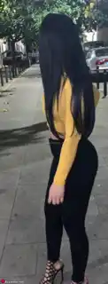 631147932 - Laura me atrapa con su sonrisa.
