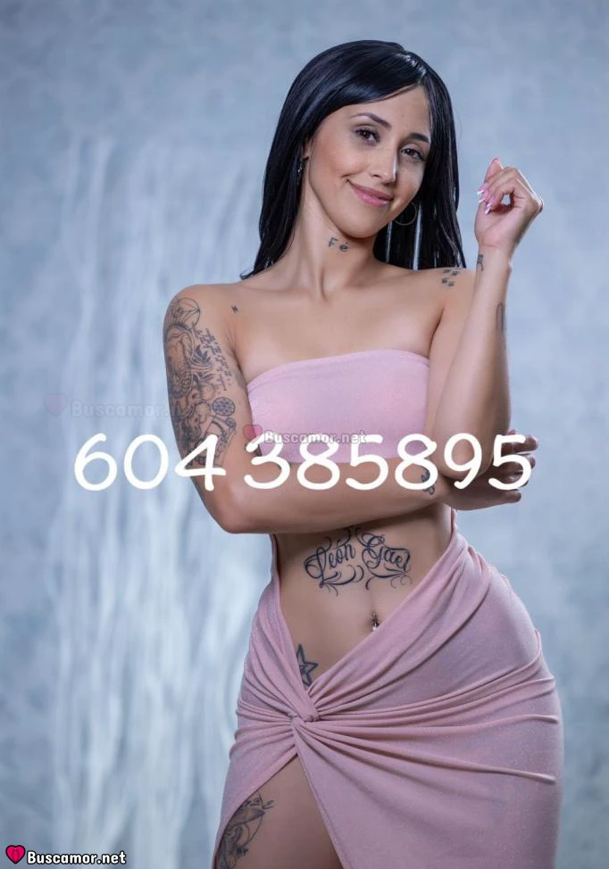 604385895 - Agustina busca algo emocionante hoy.