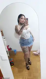 695843883 - Colombiana curvy