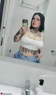 695843883 - Colombiana curvy