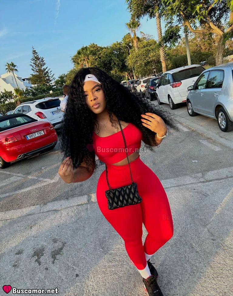 634834338 - Hola, soy Ana busco aventurar junto a personas divertidas que amen explorar y reir.