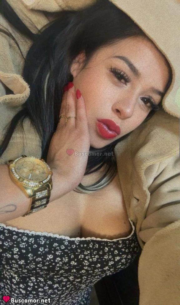 613742403 - Chica muy amables masajista