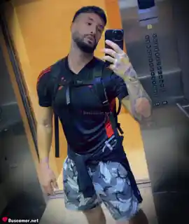 692988860 - Hola, soy Ana y busco amigos divertidos y leales.