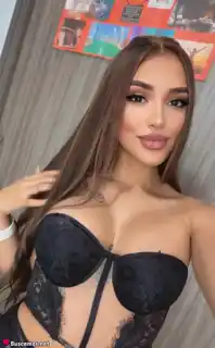 658622369 - Hola. soy Salome de Barna, busco compartir risas juntos.