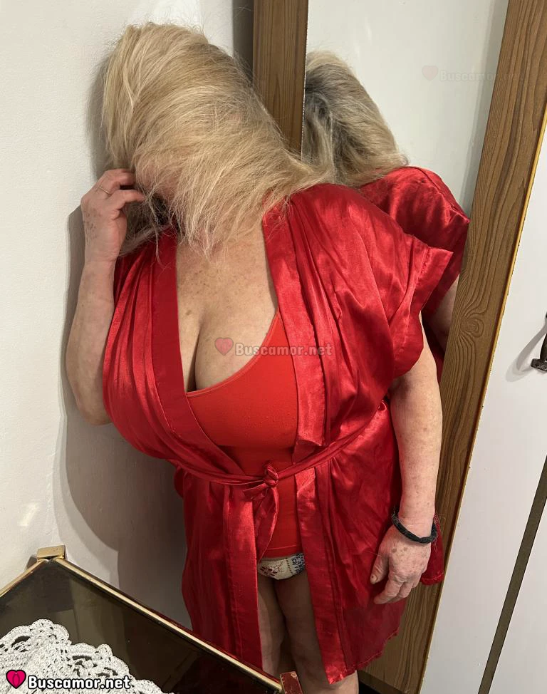 631938329 - Hola, soy rubita y busco alguien pa jugar.
