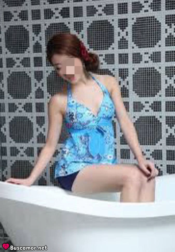 631643981 - Hola, soy de Bcn y busco gente para salir.