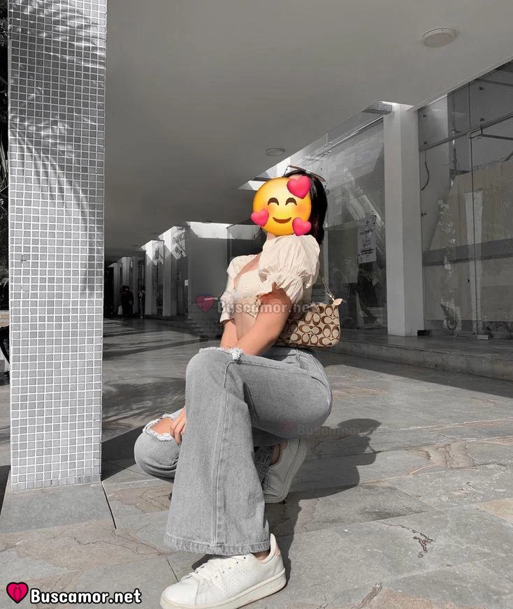 644180369 - soy Rebeca masajista en VIC, busco diversión.
