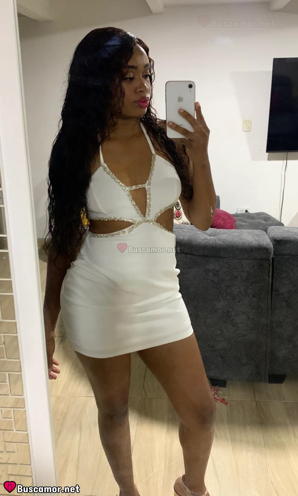 623567805 - valeria busca amor