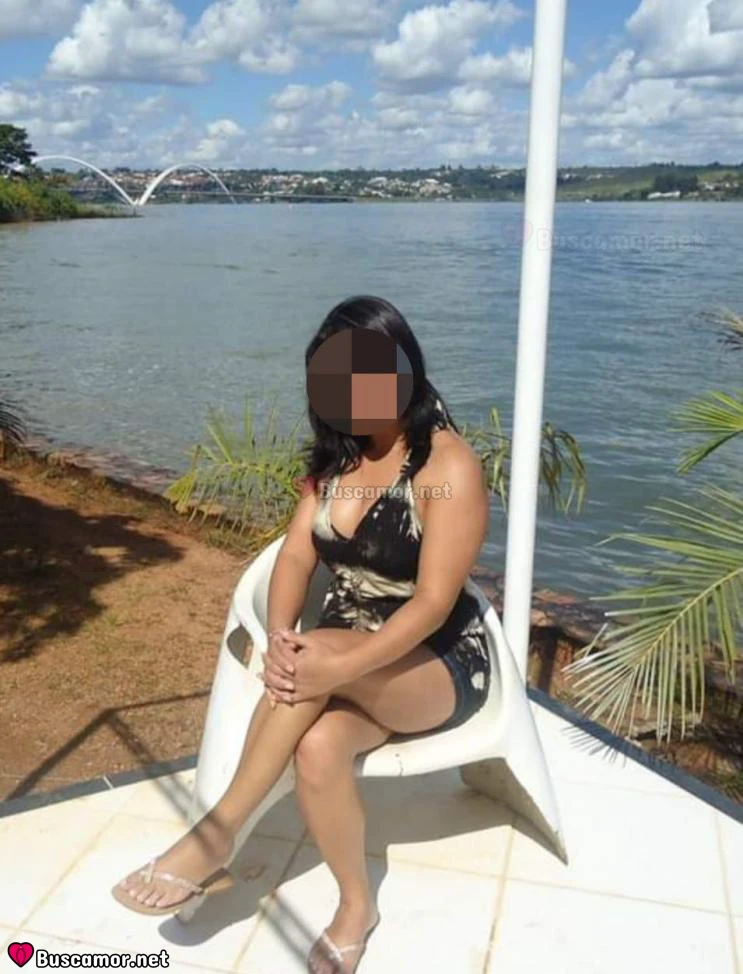 695913431 - Elizabeth busca divertida.