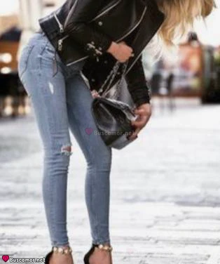 607867687 - Hola, soy Laura 😄 me encantaría encontrar a alguien con quien reir mucho.