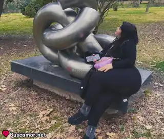 611837902 - Soy Alicia, me encanta reir y busko un buen rollo 😜.