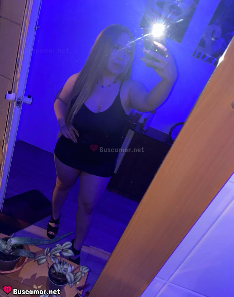 641381782 - Mikaela busca a alguien que no tenga drama.