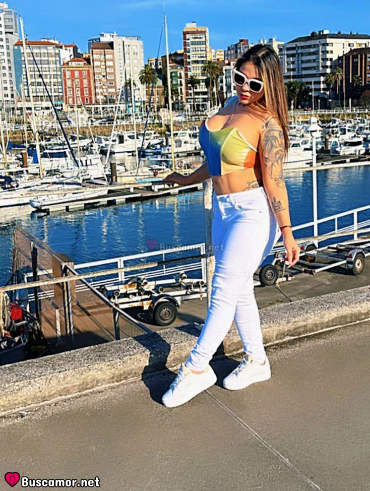 607465399 - Soy rubia y busco un chico hechizante pa hot k pasemos un rato agradable.