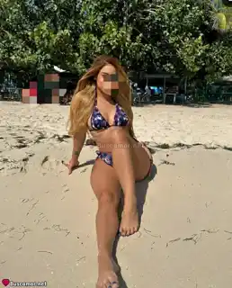 613897723 - Por primera vez en tu pueblo bello cuerpo y hermosa
