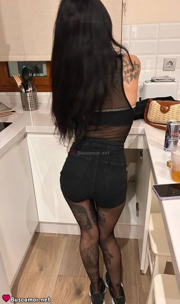 603775556 - Vanesa le encanta pasarla bien.