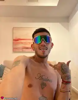 617658902 - SANTIAGO BUSCA CHICA PA PASSARLA BIEN Y REIR
