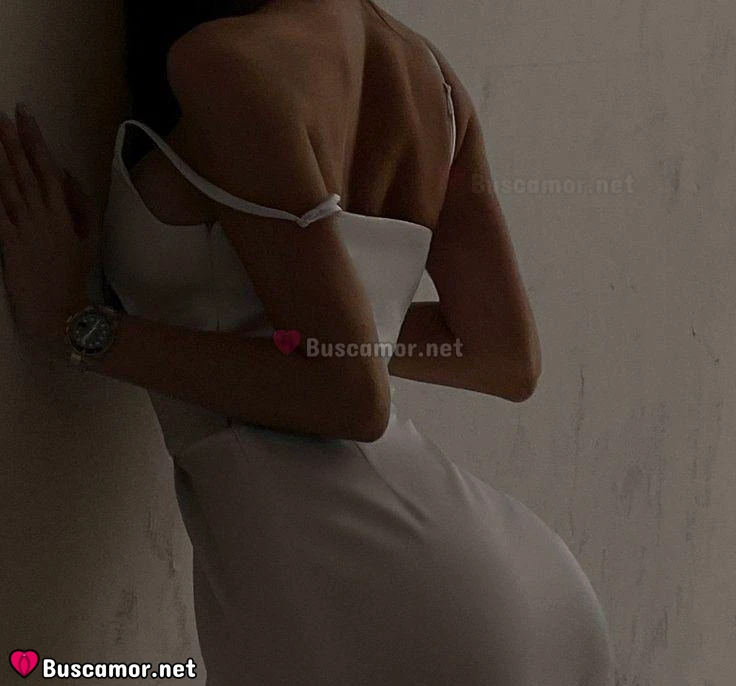 613897034 - Momo busko juerga.
