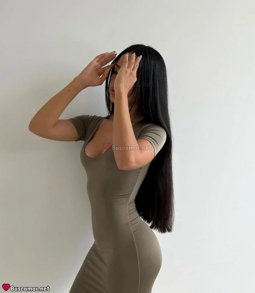 662411504 - LATINA, pequeña, morena😍