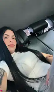 604306839 - soy Carla, adoro reir y siempre busco aventuras emocionantes que llenen mi vida