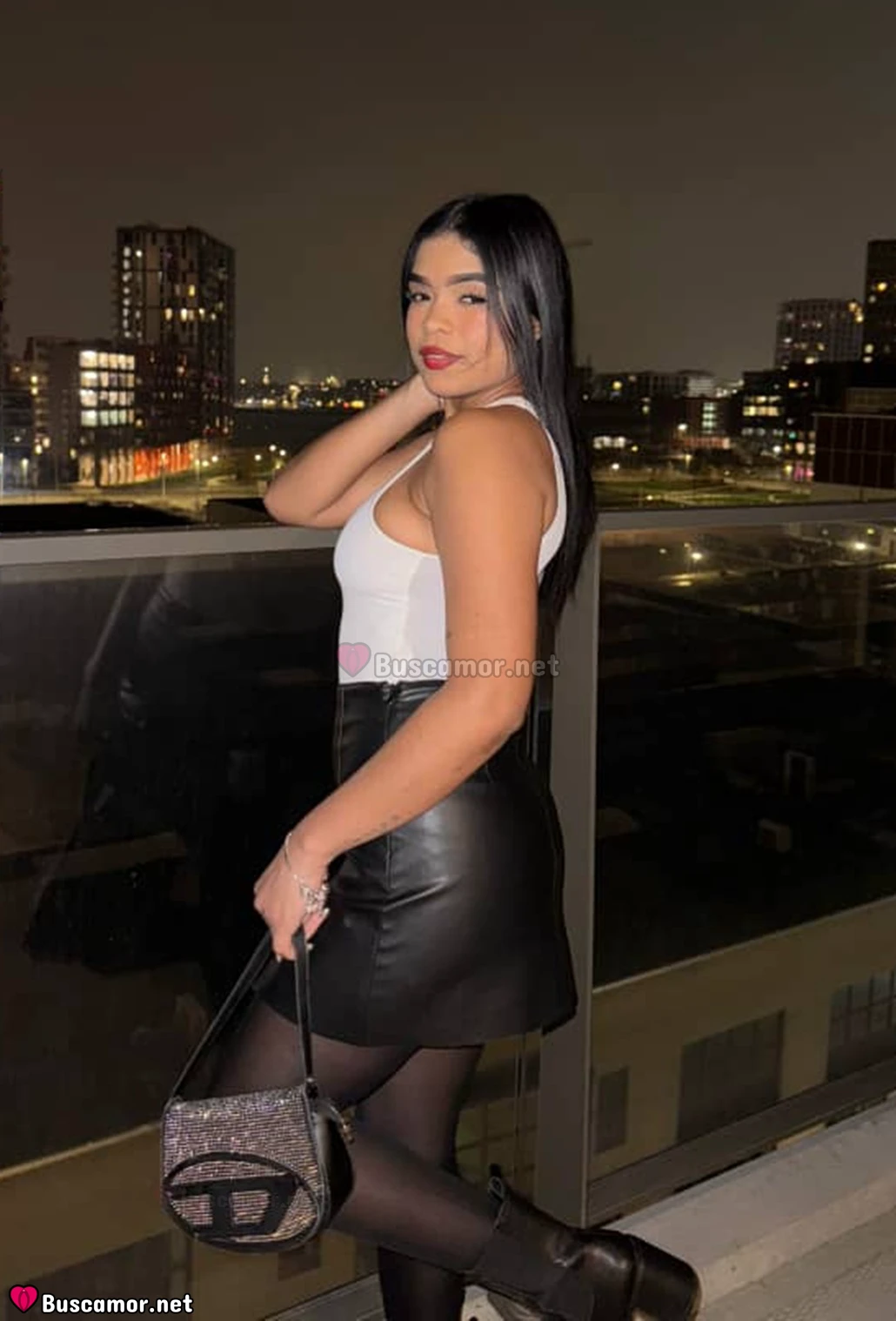 612477350 - Hola, soy Camila, amante del roce y la pasion. Busco conexion intensa y divertidas aventuras.