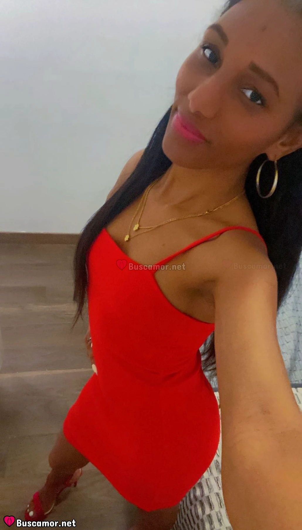 645207151 - Hola, soy Eli, una chava dominicana de 24 años. Busco conectar soy pura buena vibra y sonriente.
