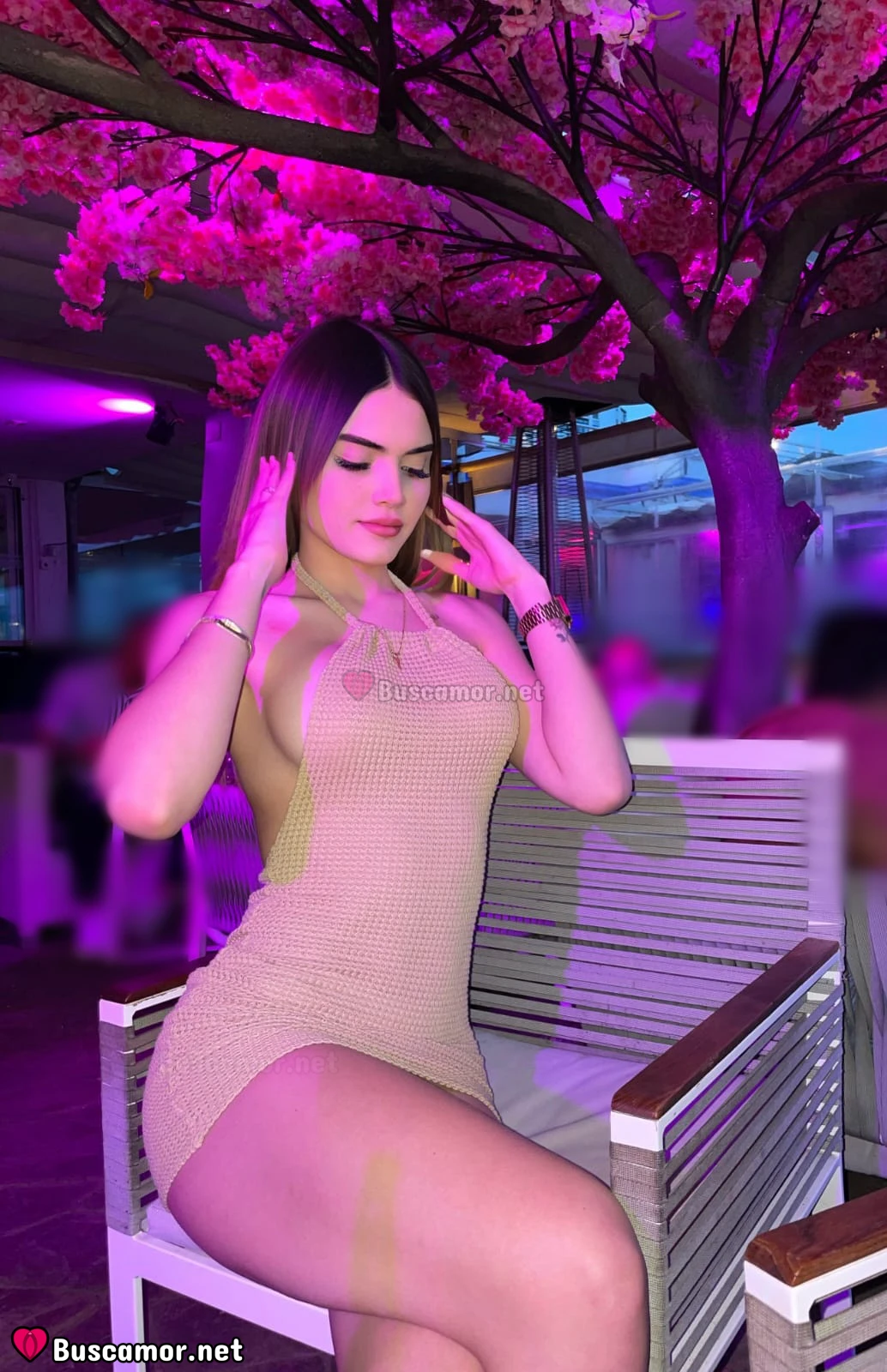 672360632 - Soy Isabella, la chica divertida que busca conexiones sinceras. Me encanta bailar y reir, ven conmigo.