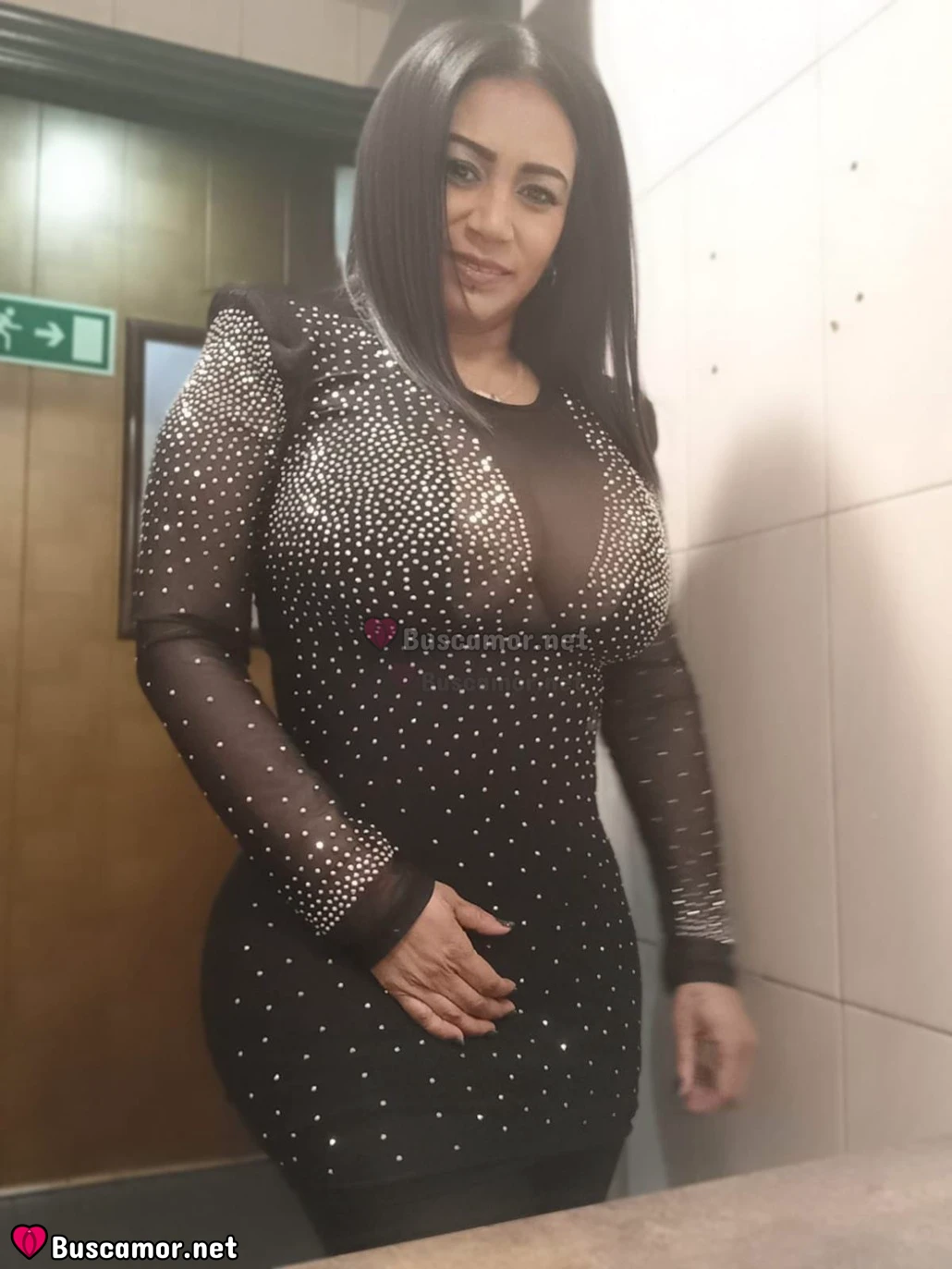 611399836 - Hola, soy Yolanda y me encanta conocer gente nueva. Disfruto de las conversas divertidas y compartir experiencias juntos.