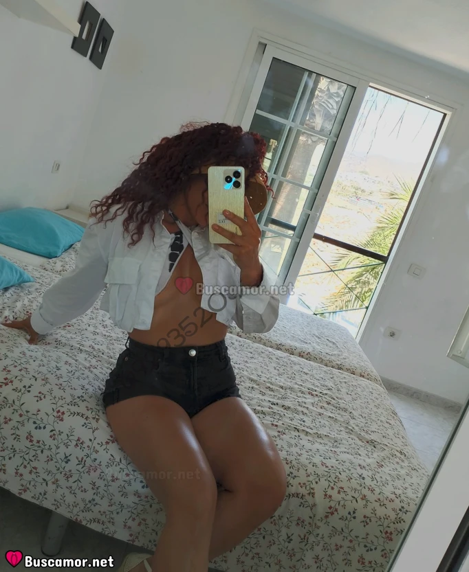 692935208 - soy Camila y quiero compartir risas y locuras contigo siempre