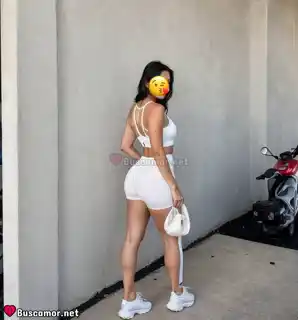 610733956 - Ivana busca diversíon.