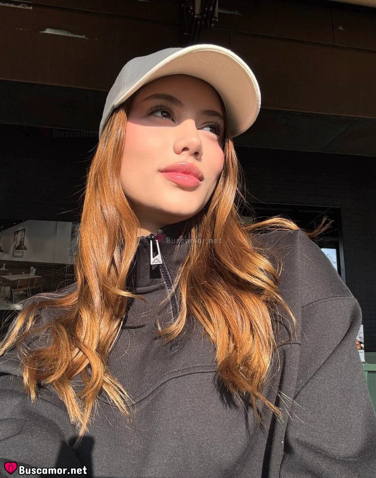 657339213 - Paulina exploro Ibiza, buscando nuevas aventura.