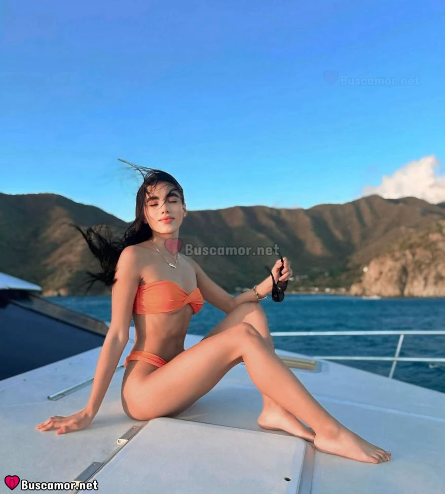 633547965 - Carla busca aventura.