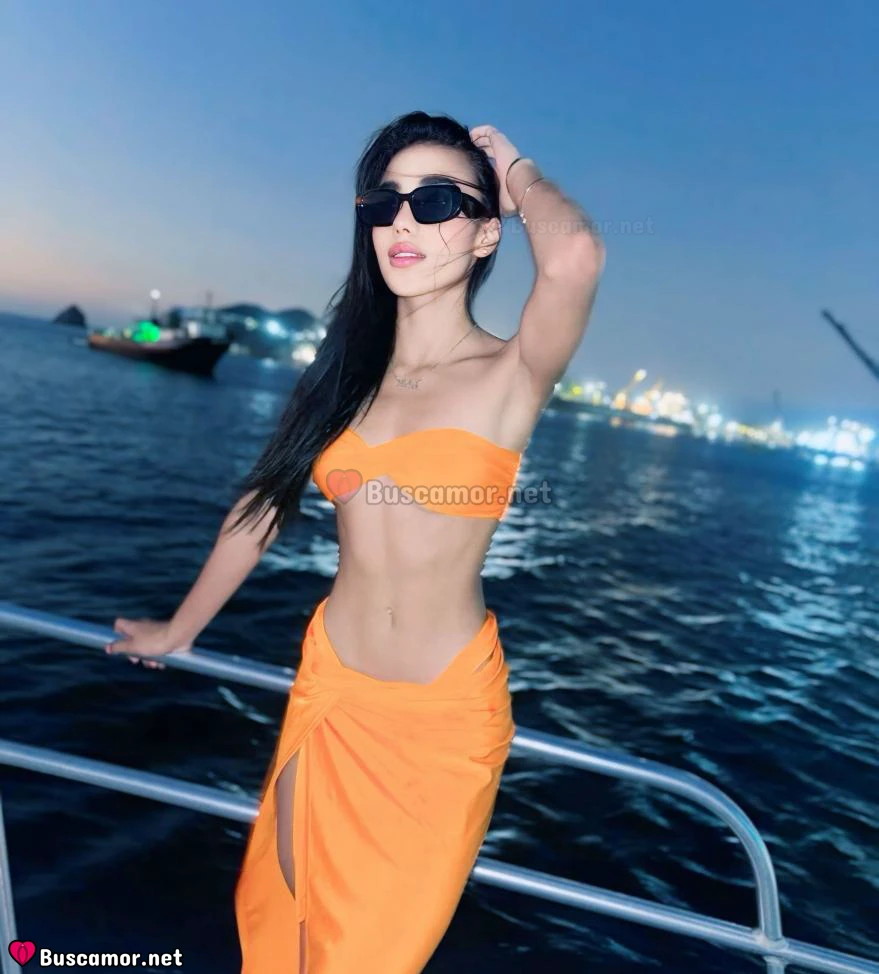 633547965 - Carla busca aventura.