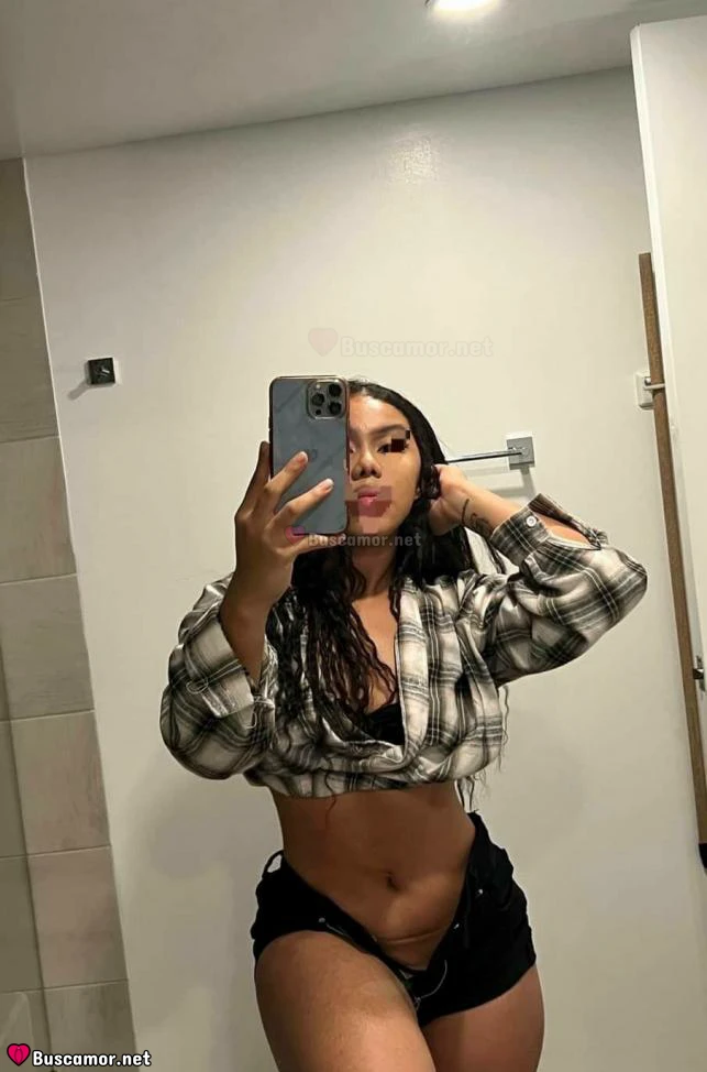 695238998 - Naomí busca amor.