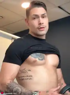 641348078 - soy gabriel l busco compañia para disfrutar playa del ingles