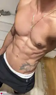 687133916 - Soy Alejandro, busco chica especial pa compartir momentos.