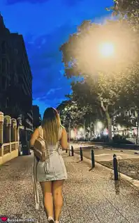 641383681 - Andrea busca aventuras.