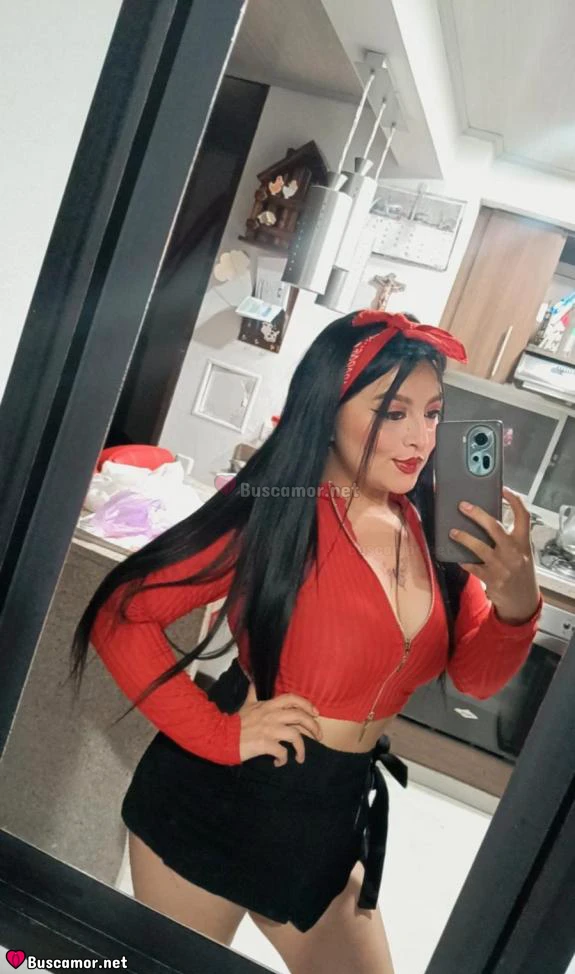 617988474 - Sophia busca diversión.