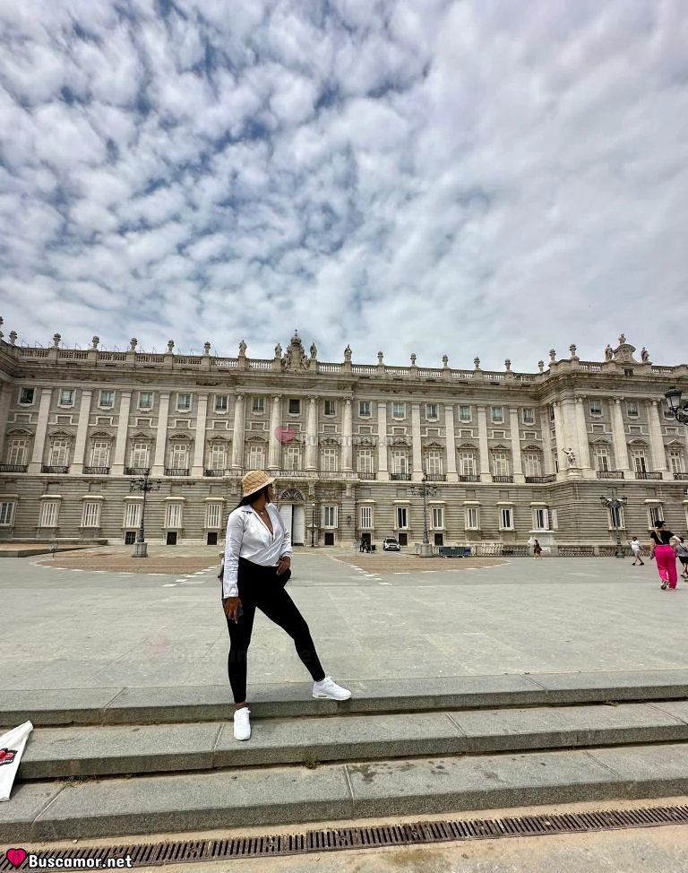 654854912 - Hola soy una universitaria en el pilar, salidas 24 hrs mio.