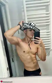 663742082 - sigo a daniel