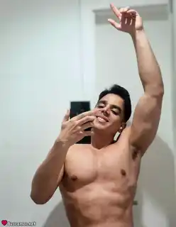 663742082 - sigo a daniel