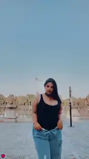 642817880 - Ninon busca alguien especial para compartir