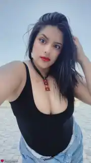 642817880 - Ninon busca alguien especial para compartir