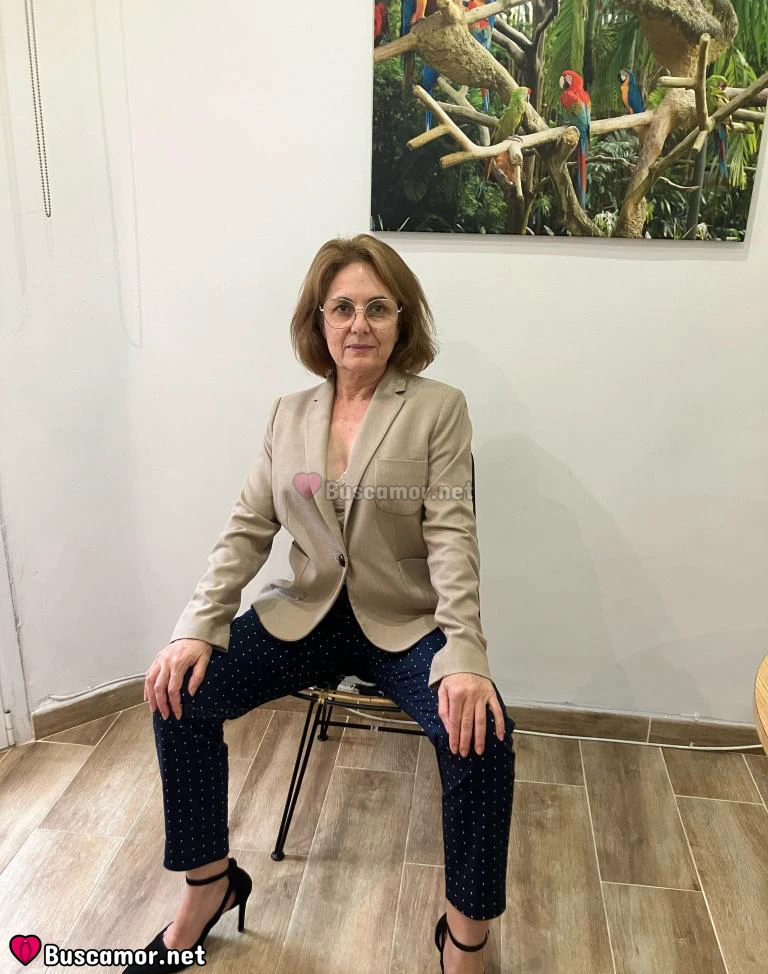 699544572 - Soy Debora una madurita caliente de Granada, busca hombre sincero.