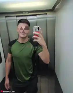 632176848 - DAMIÁN BUSCA UN MASAJITO RICO YA.