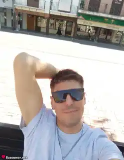 632176848 - Damián kiere un masajito rico.