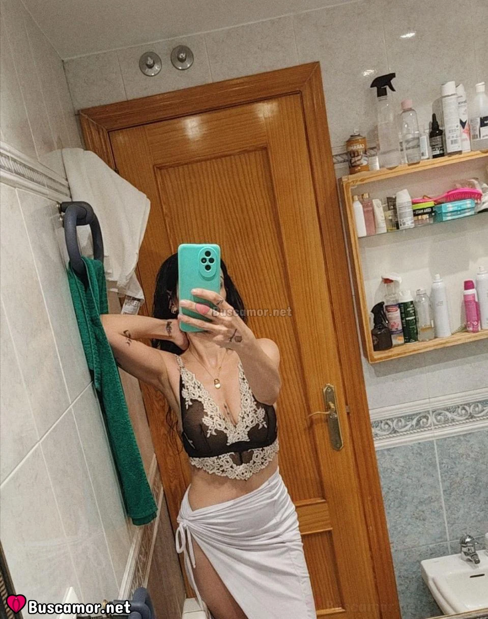633828578 - Alba es la mejor, su sonrisa me hace sentir tan feliz. Conectamos casi siempre.
